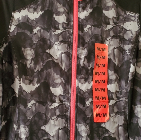 Mondetta - Picture 2 of 3